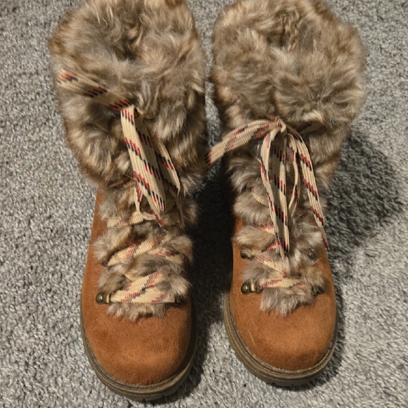 NEW universal Thread Fur Lined Boots - Picture 1 of 6